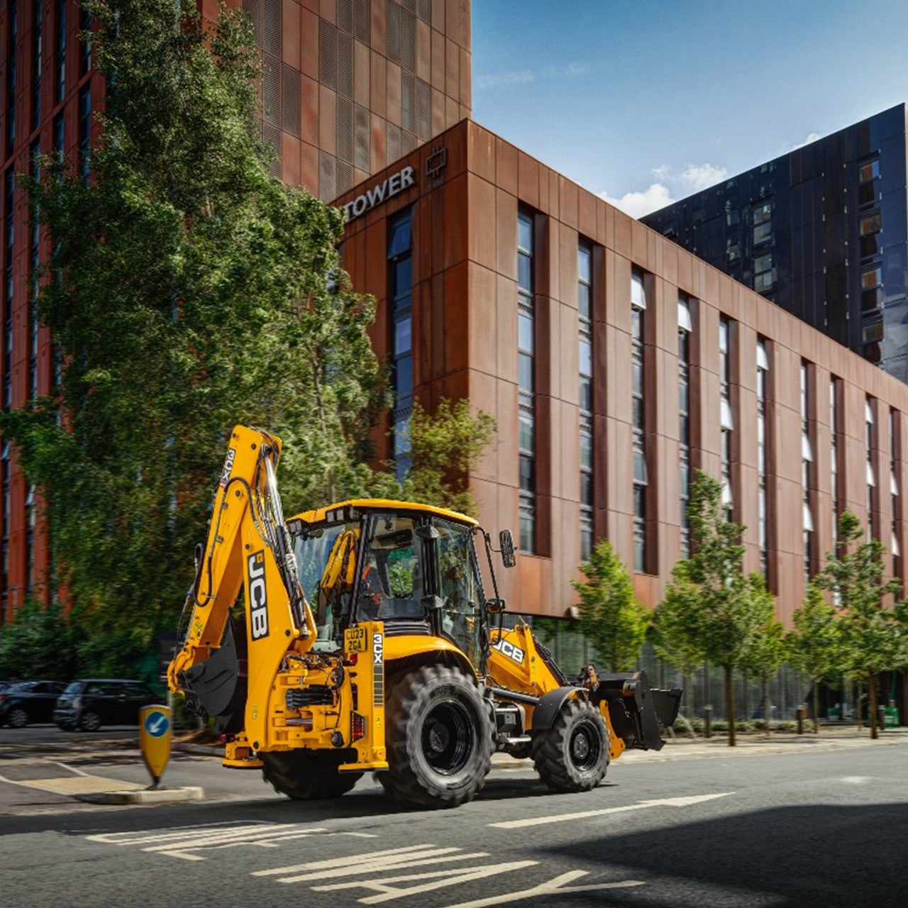 JCB 42’’ Roller Tool Cabinet, 11 Drawers, Steel with Hardwood Worktop and Backhoe Loader Wrap  JCBRCBB