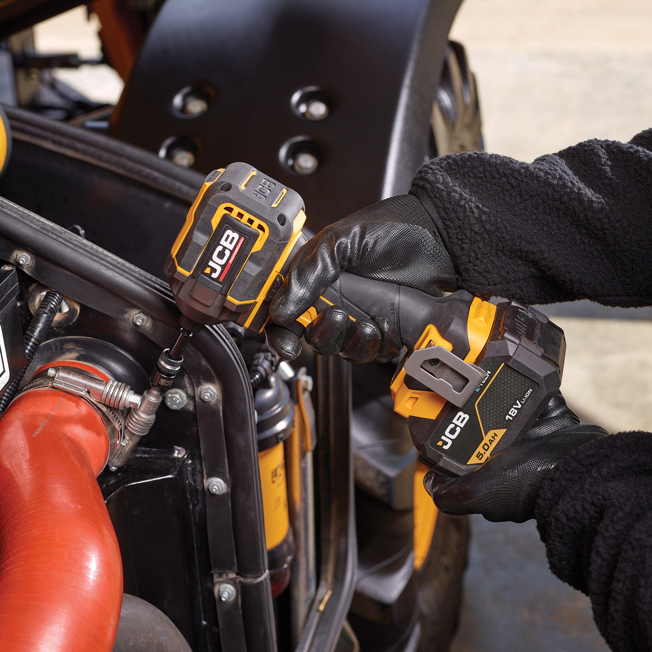 Its compact design is 40% shorter and delivers 28% more torque than comparable models- ideal for overhead work, tight corners, and extended shifts on-site.