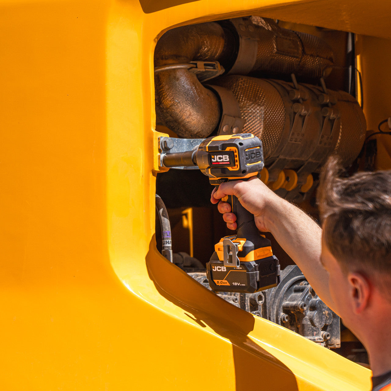 JCB Pro 18V ½” Impact Wrench, 280Nm Fastening, 350Nm ‘Nut-Busting’ Torque,  (Bare Tool) | JCB-18PIW-350