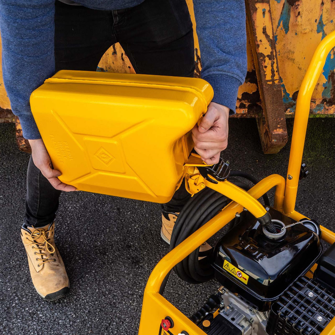 JCB 10L Jerry Can, Heavy-Duty 0.8mm Steel | JCBJCAN10 - 10L Jerry Can